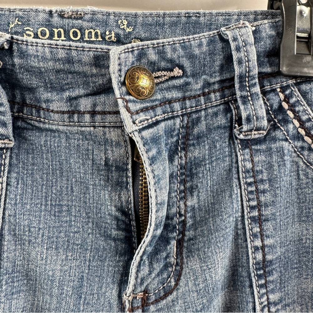 Sonoma Life + Style Mid Rise Zipper Fly Jeans Light–Medium Wash Size 8 - Picture 4 of 9